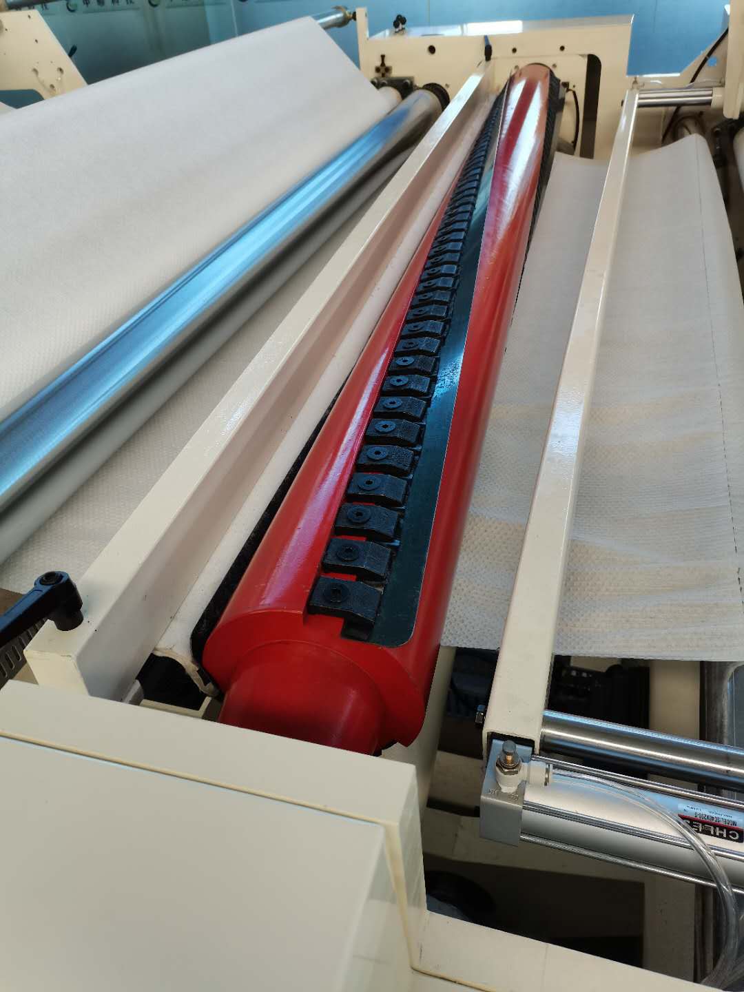 懒人抹布棉柔巾设备无纺布卷纸加工机器