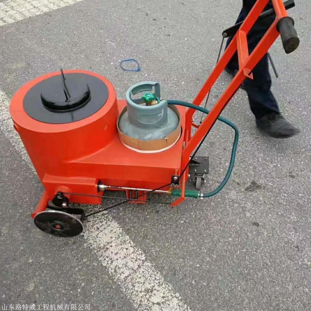 沥青灌缝小推车 500升驾驶式灌缝机 柏油路面修缝机