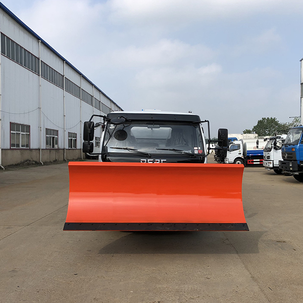 跃进除雪设备铲雪车