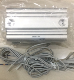 使用CQ2A63TN-175DC长行程的气缸