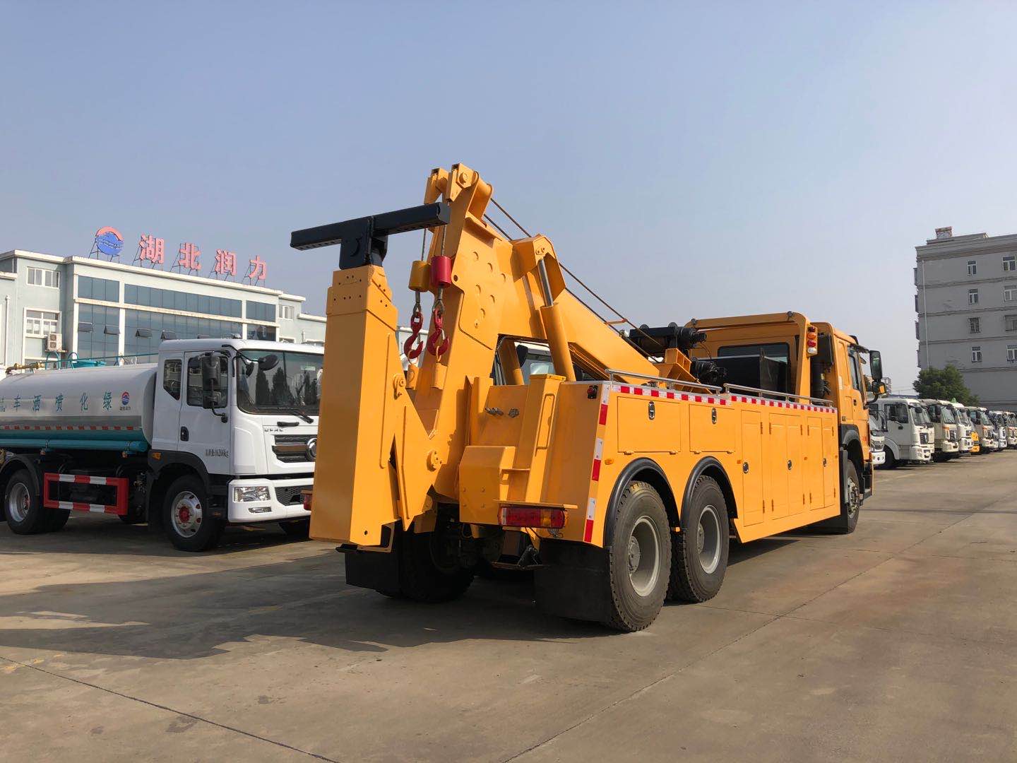 重汽豪沃20吨拖吊连体清障车湖北润力