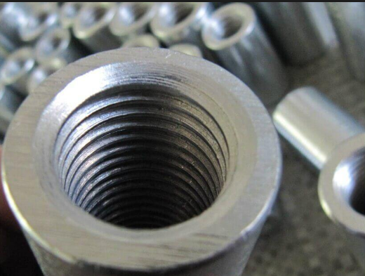 钢筋连接套筒剥肋滚轧直螺纹套筒钢筋接头