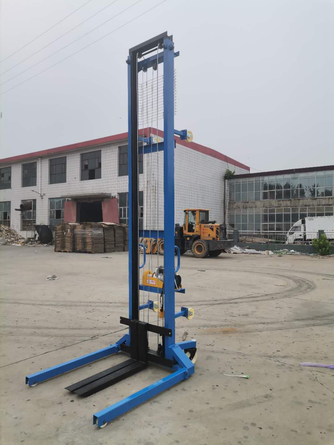 新型上料提升机电动上砖机工地小型上料机厂家