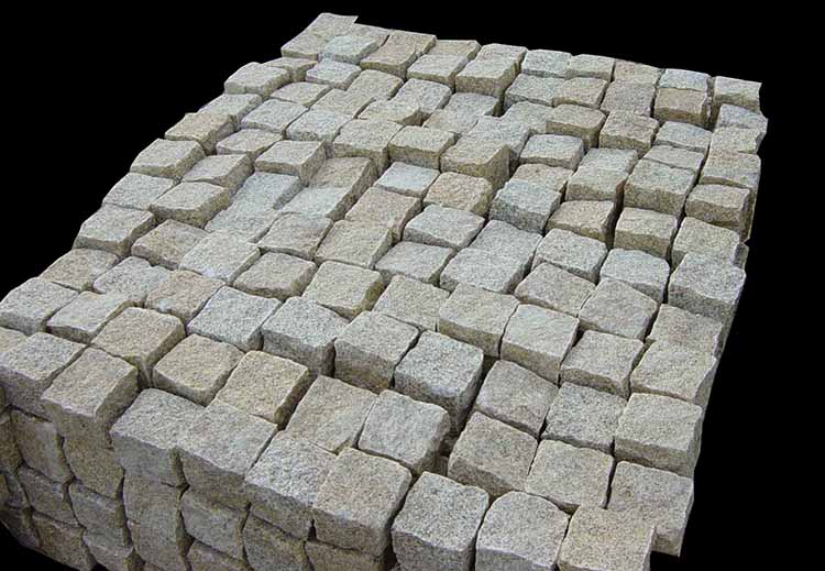 黄锈石花岗岩自然面小方块 马蹄石 弹石 小料石 小块石 漳浦锈石