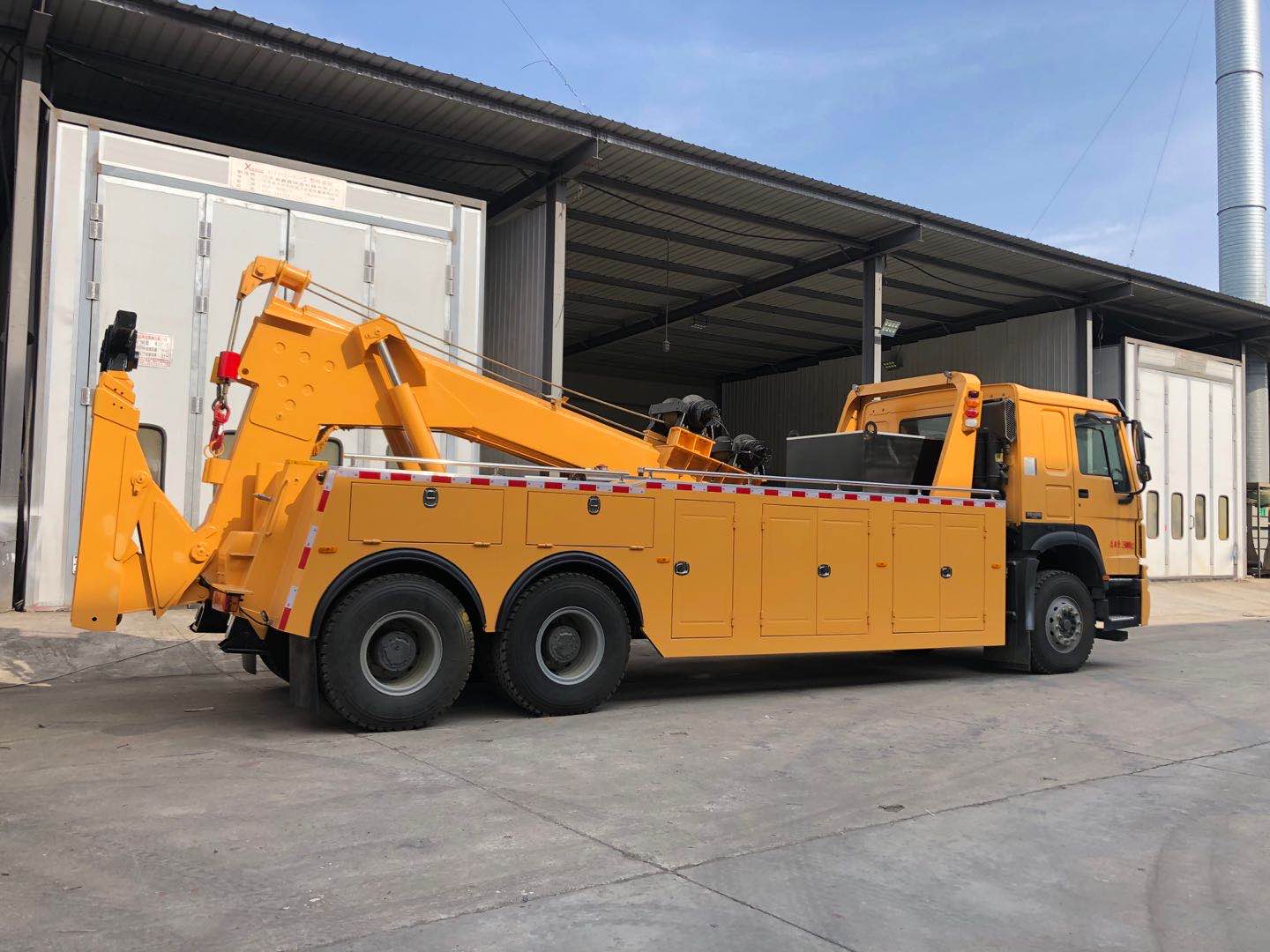 高速路施救车 重汽豪沃后双桥 大型清障拖车 厂家销售