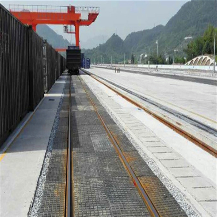 橡胶道口蒲面板 铁路轨道交叉路口橡胶道口板