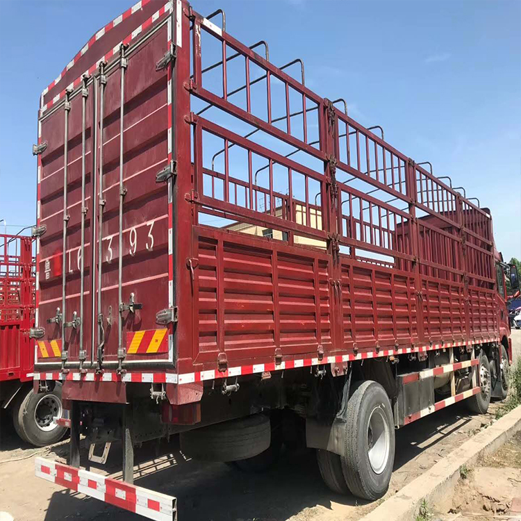 市场供应轻体高栏车 二手解放高栏单车 龙运