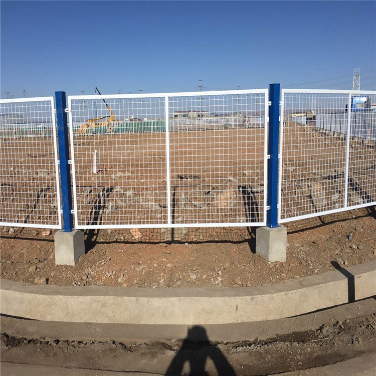 框架护栏网 公路道路两侧隔离护栏网厂 市政护栏网厂家