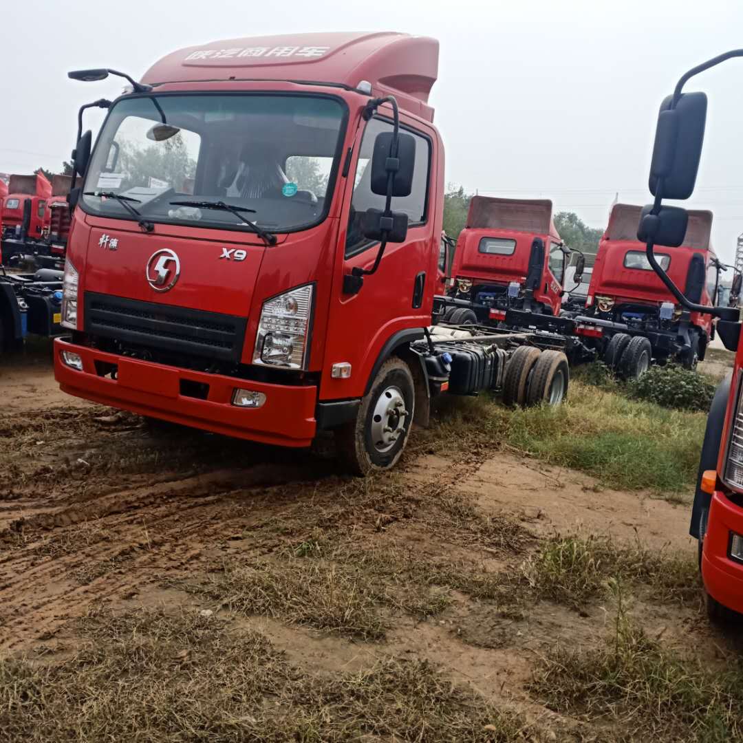 陕汽轩德x9156马力38米排半仓栅式轻卡货车