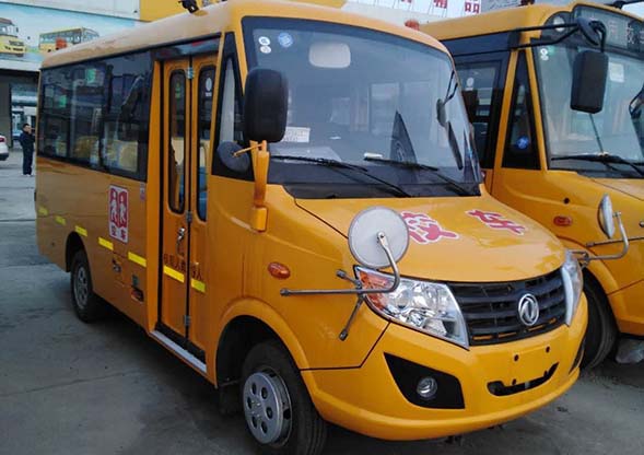 东风53米19座校车东风莲花校车厂家