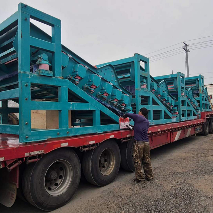 单层振动筛厂 小型单层振动筛 恒兴选矿 1530直线振动筛