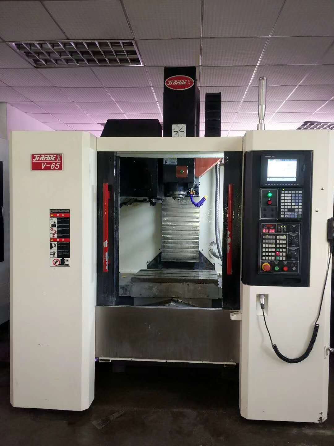 文安县华曜机床购销部 产品中心 >出售二手乔峰v-65立式加工中心二手