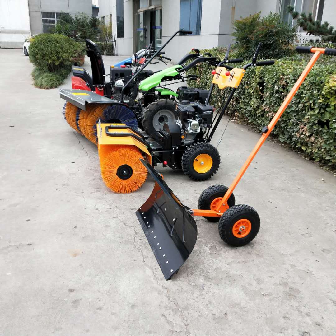 大棚抛雪机厂家物业小区除雪车手推式毛刷扫雪机图片