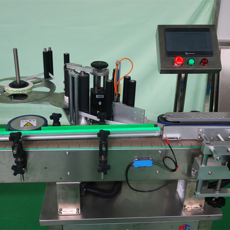 立式不干胶贴标机,全自动标签打码机,非标定制直线式贴标机