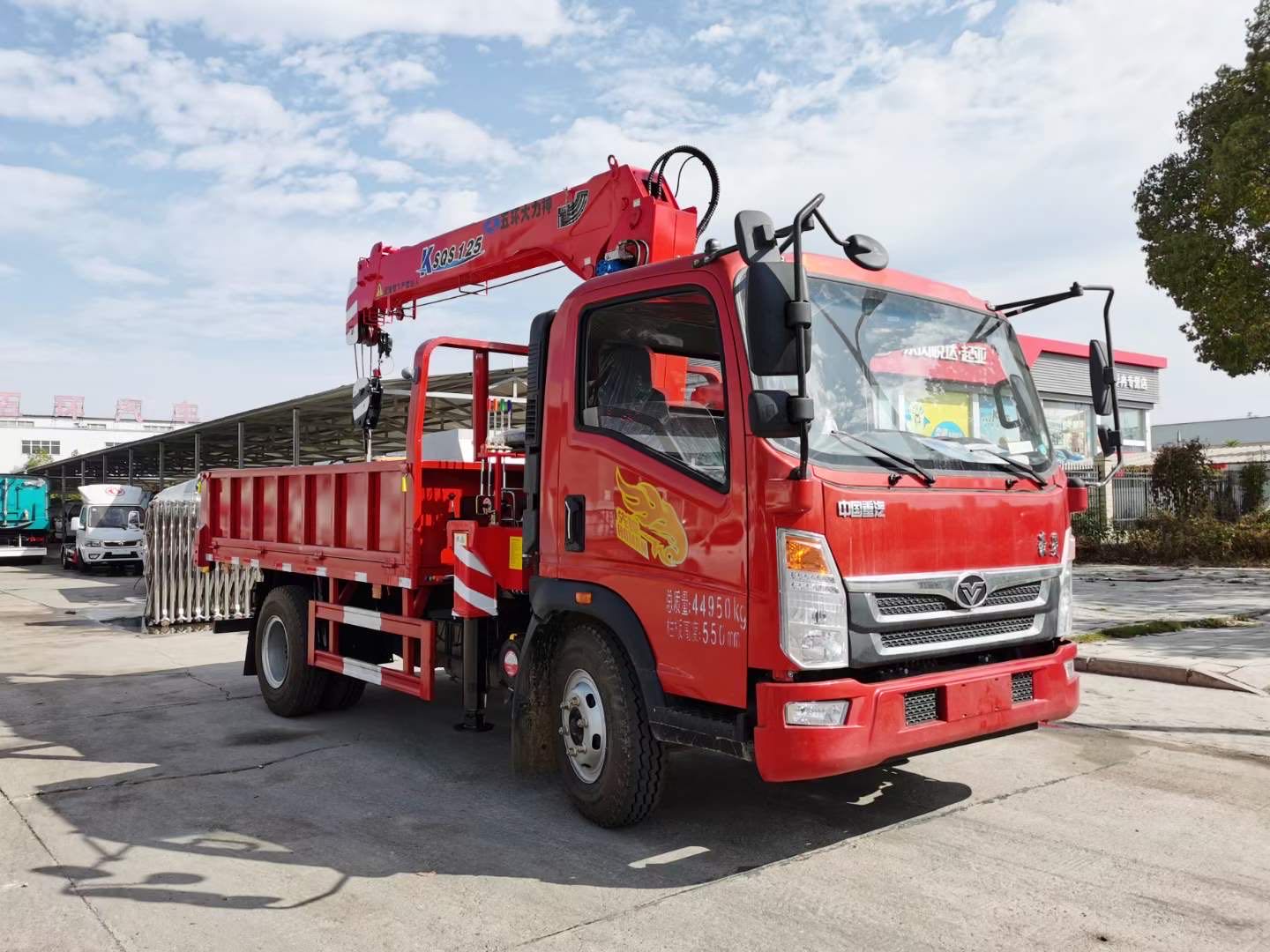 蓝牌重汽豪曼大力神5吨四节随车吊