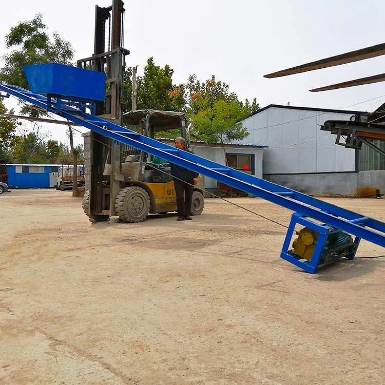 自动平板运料机加工厂全液压爬山虎上料机汇众工程陡坡上料机