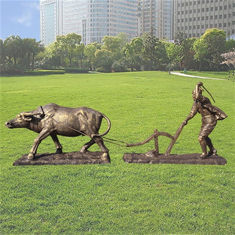 耕牛雕塑，农耕主题农民犁地雕塑