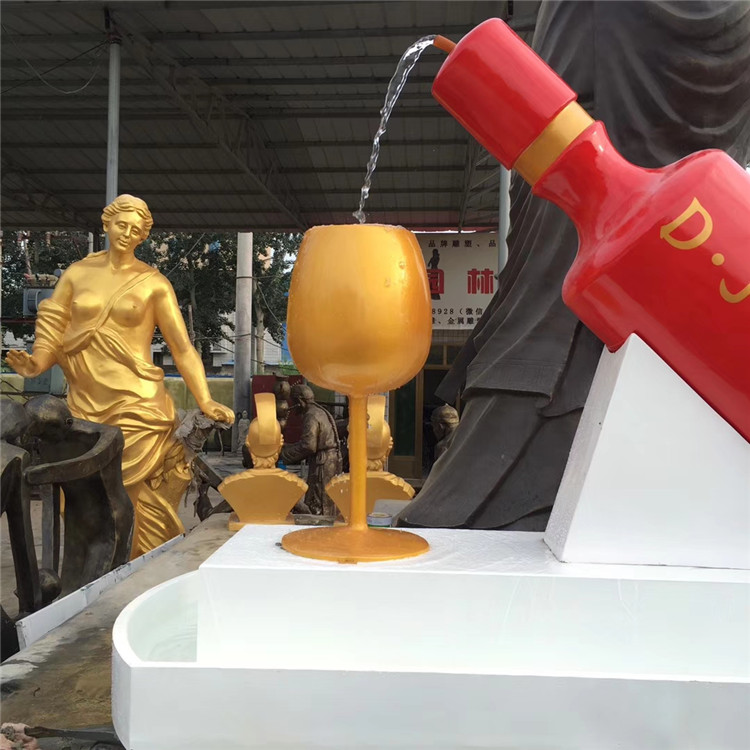酒吧红酒瓶流水雕塑玻璃钢酒瓶雕塑