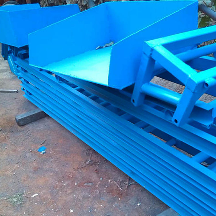 爬山虎运料提升机 爬山虎上料机价钱 圣能物料输送爬坡机