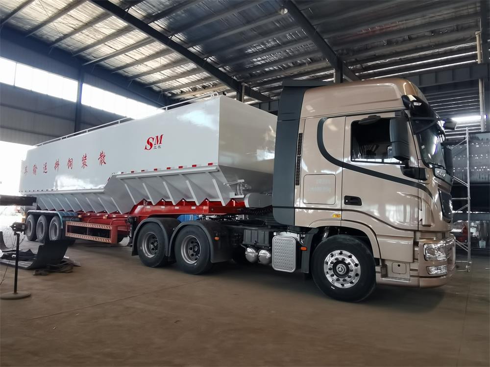 30吨半挂式散装饲料运输车 峰力厂家直销