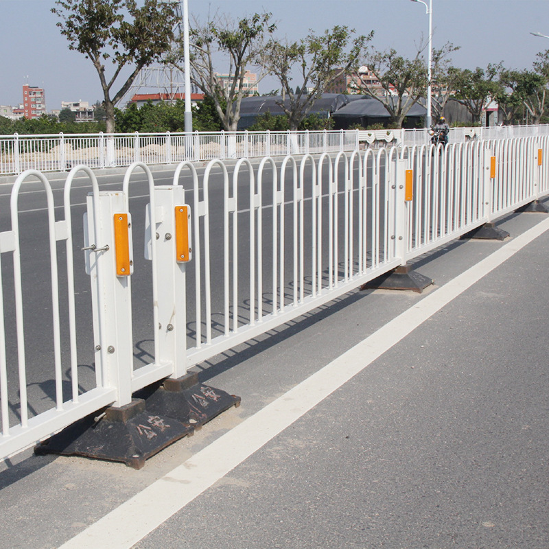市政交通防护 京式护栏汽车道路中央隔离栏 京式护栏批发定制