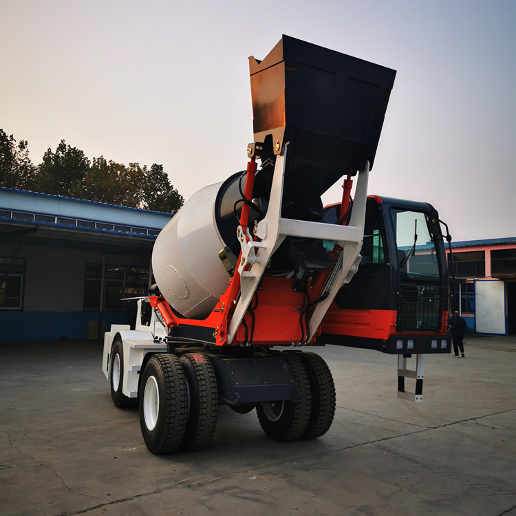 8方自上料搅拌车平凉崇信天宇重工自上料搅拌机