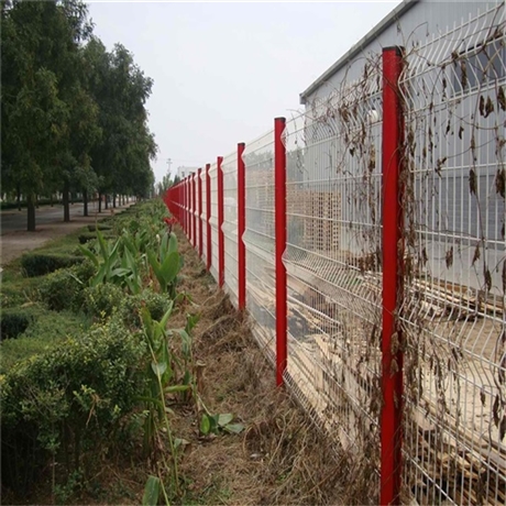工厂内墙护栏网 厂区桃形柱护栏网 工业区围栏网