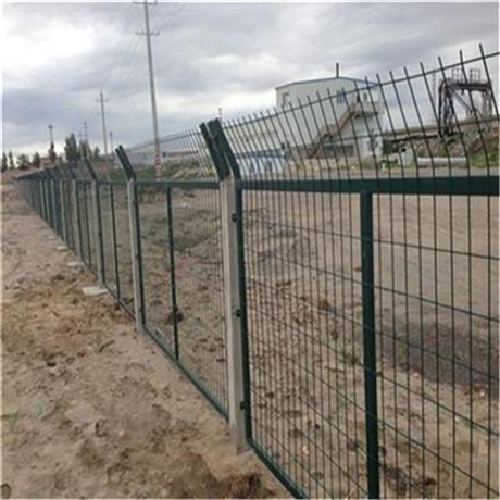 浸塑铁路护栏网 热镀锌铁路防护栅栏 铁路专用金属网片