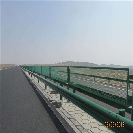 高速隔離網(wǎng)廠家 高速防炫目護(hù)欄 公路鐵絲防眩網(wǎng)