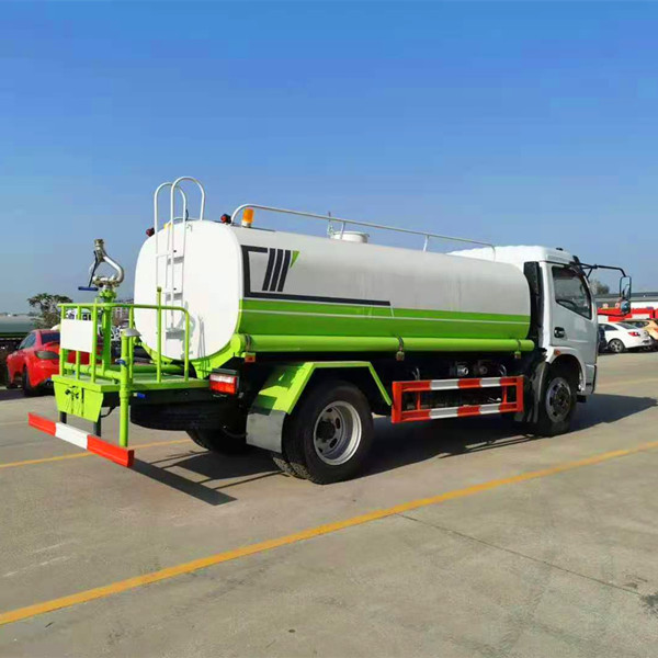 容积10立方东风d7洒水车 小型园林绿化雾炮喷洒车