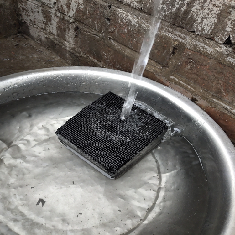 耐水蜂窝活性炭 防水蜂窝活性炭 魔方形蜂窝活性炭 废气防水处理
