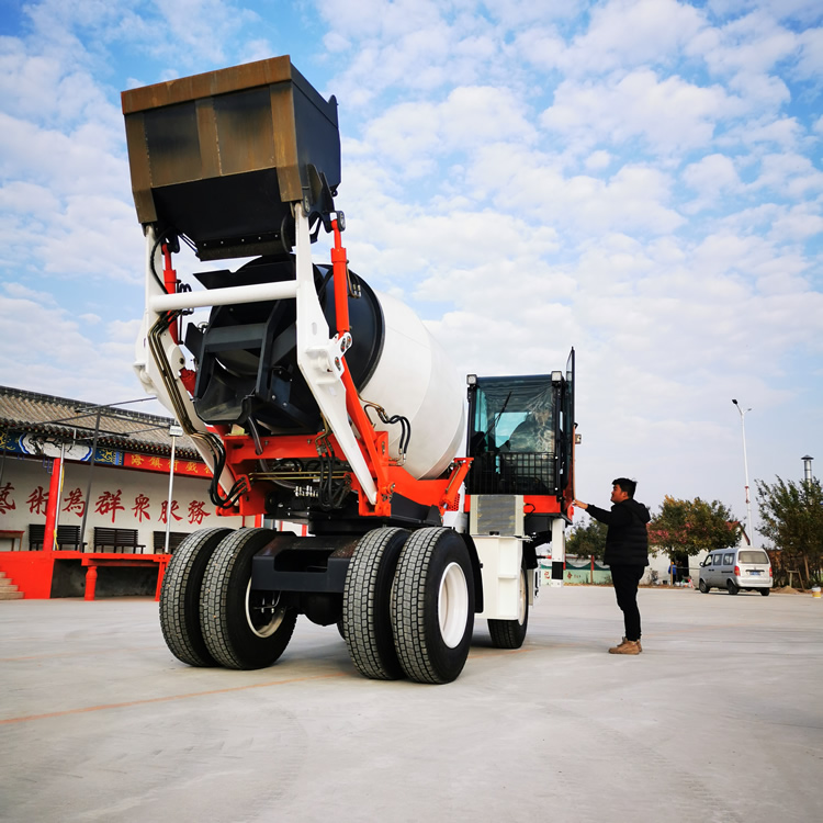 8方自上料搅拌车平凉崇信天宇重工自上料搅拌机