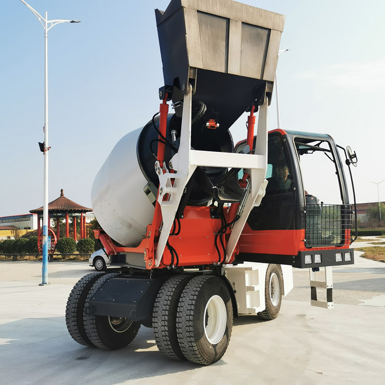 3200型迈驰自上料平口搅拌车平谷小型移动搅拌站