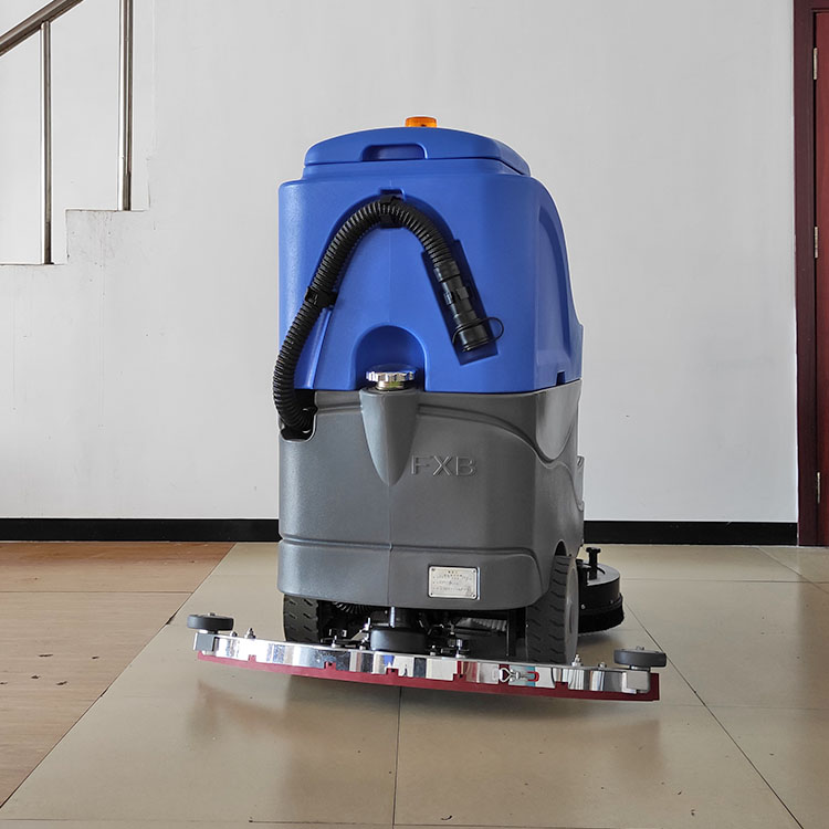 瑞立S750驾驶式洗地机 工厂清洁自动洗地机价格