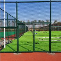 青岛篮球运动场围网安装 体育运动场围网 厂家出售运动场围栏
