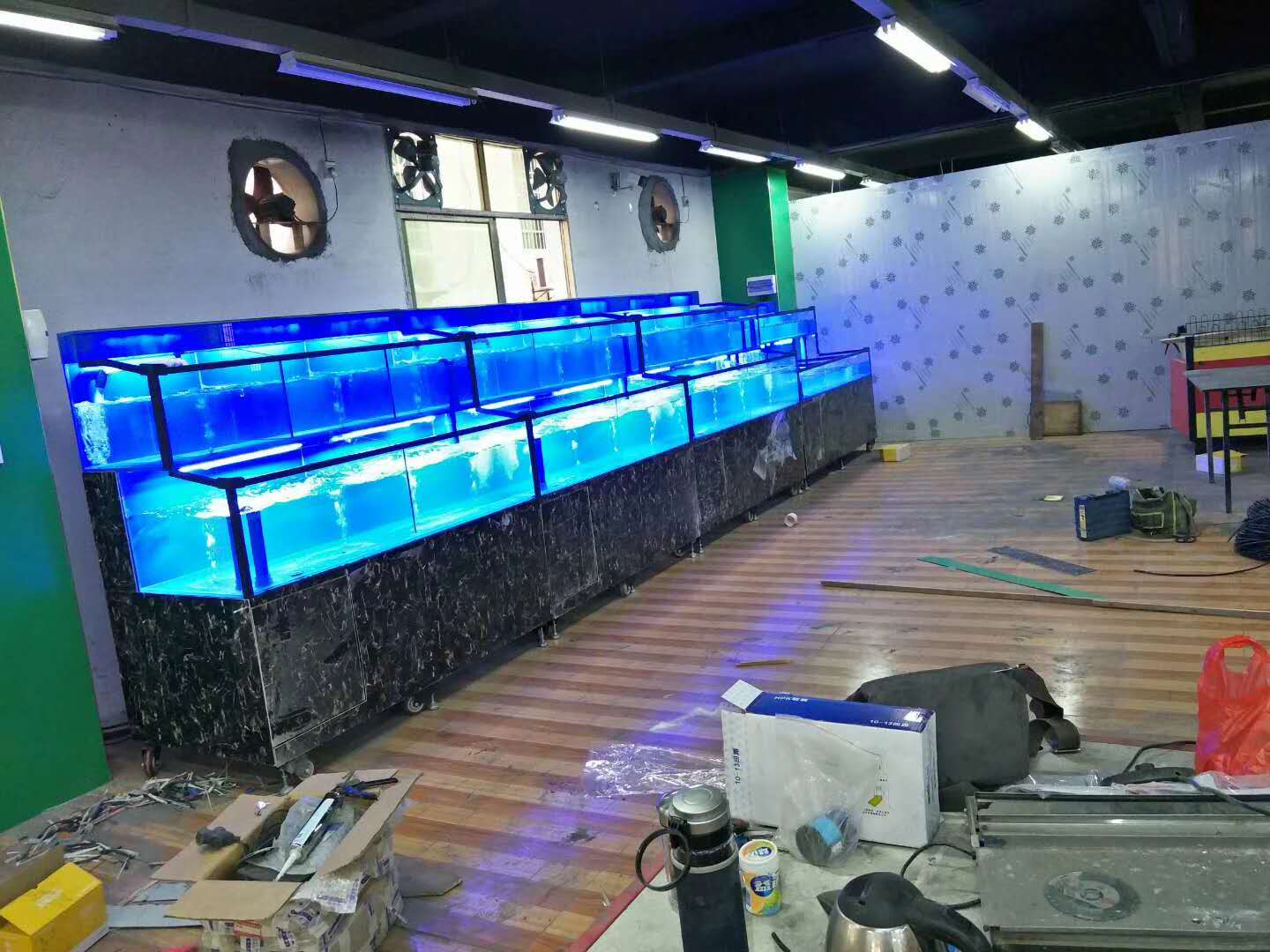 海鲜市场海鲜鱼缸订做宁乡成品玻璃鱼缸商家