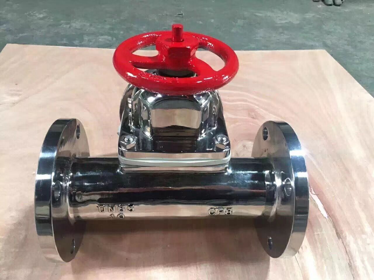 无毒橡胶阀瓣:不锈钢阀盖:不锈钢阀体:不锈钢卫生级隔膜阀材料