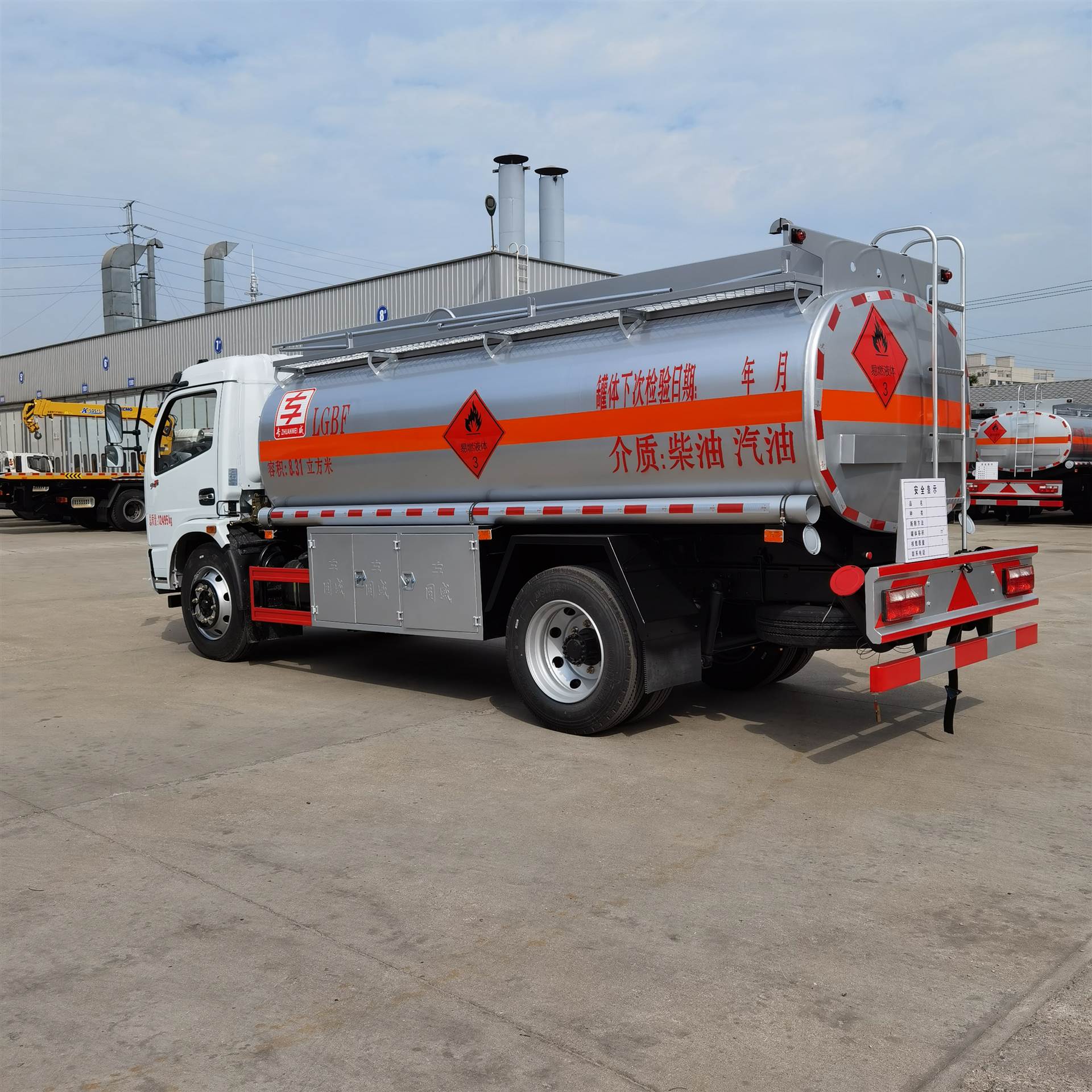 东风5吨小型流动加油车厂家直销包上牌分期池州