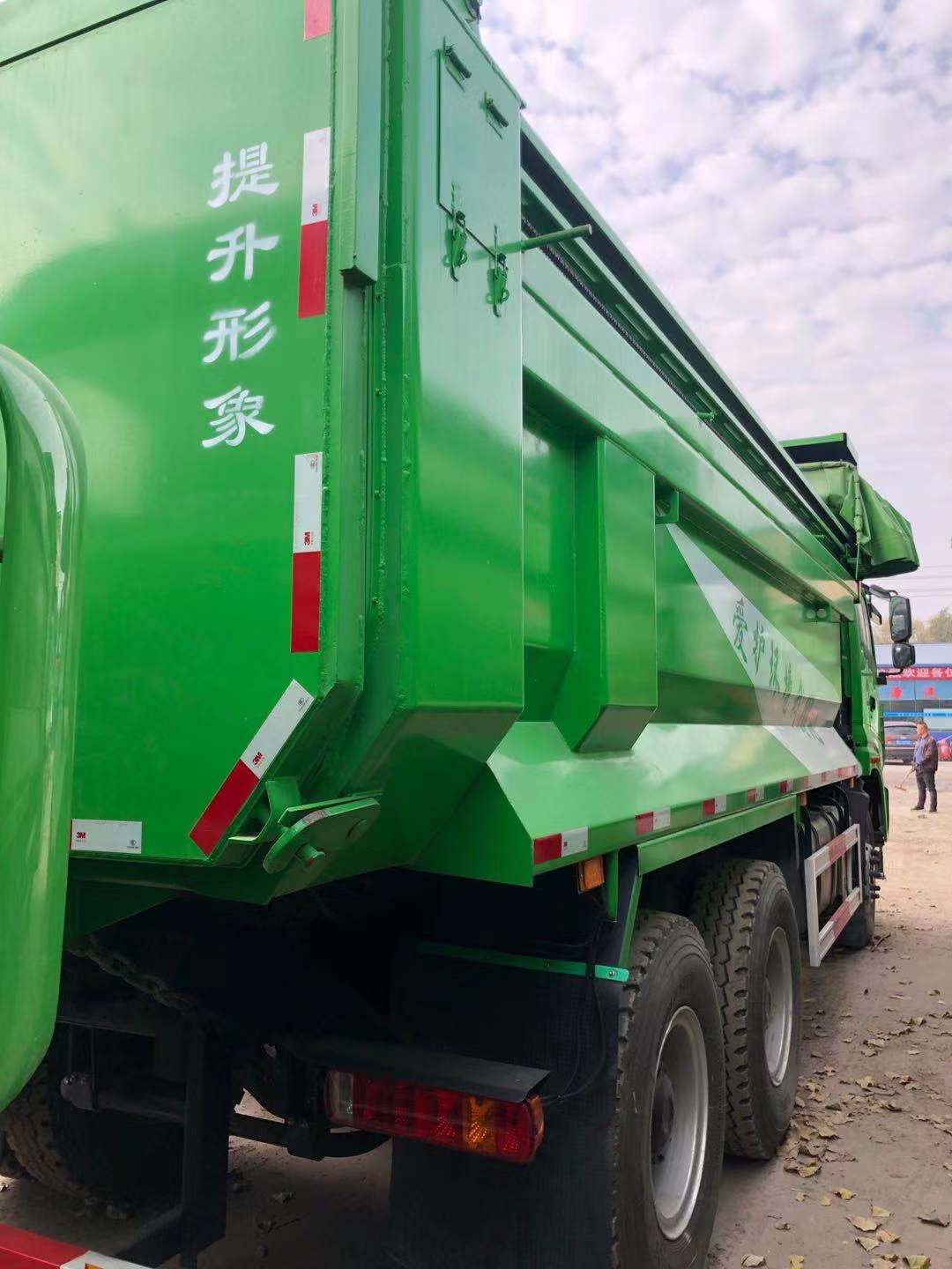 转让 欧曼环保渣土车 375马力 前四后八 5.