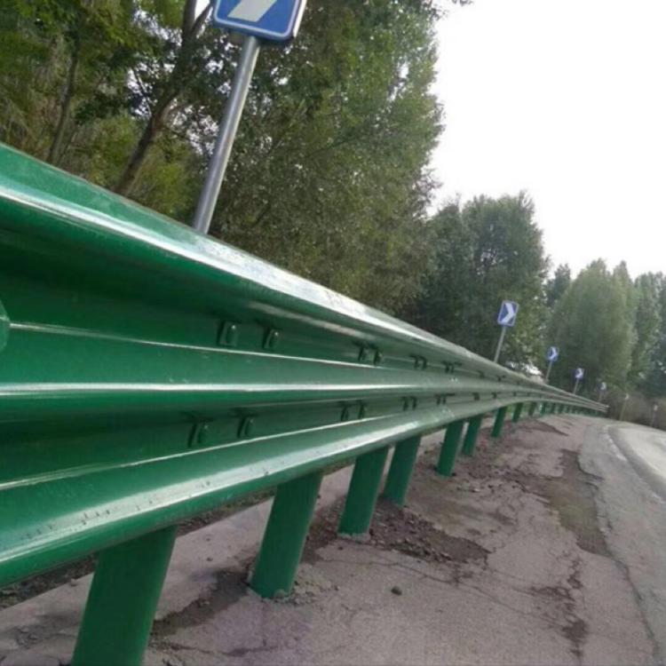 路侧b级双波波形梁护栏 波形防护栏a级 两波波形护栏板厂家