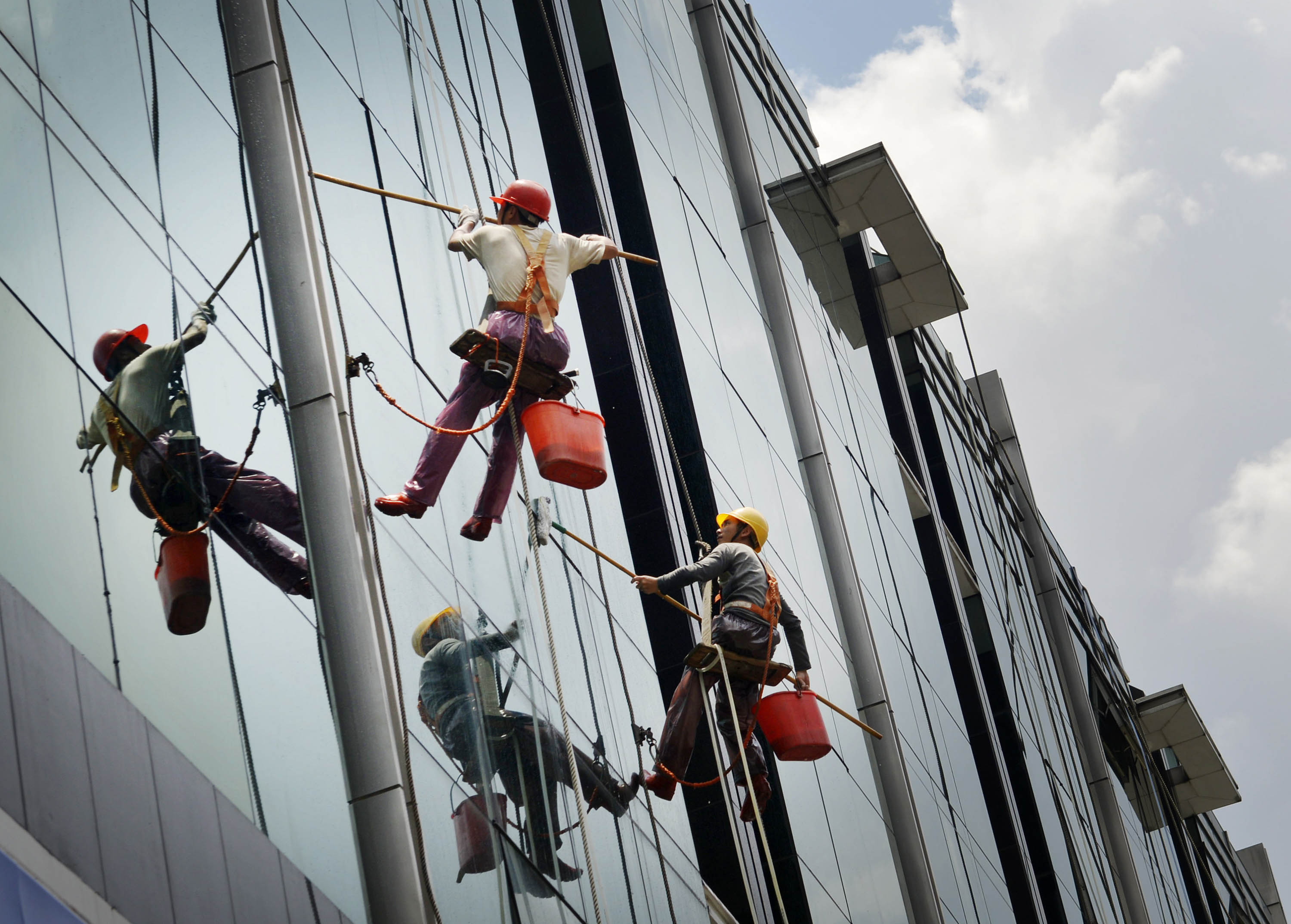 广州洪升高空外墙玻璃清洗价格优惠