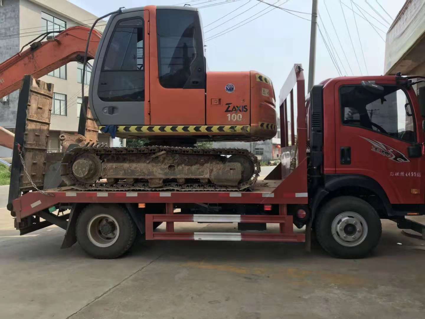 四川雅安市拉150挖机平板运输车制造厂家