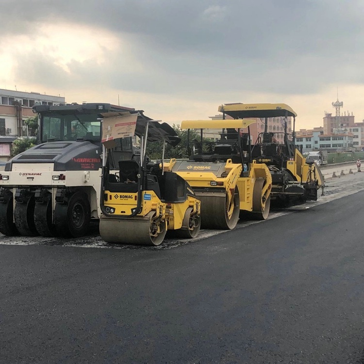 深圳南山沥青队伍路面施工人行道沥青施工