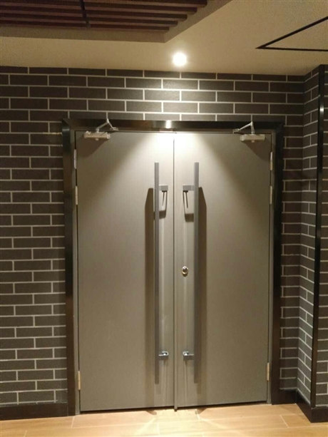 大型卧室隔音门设计