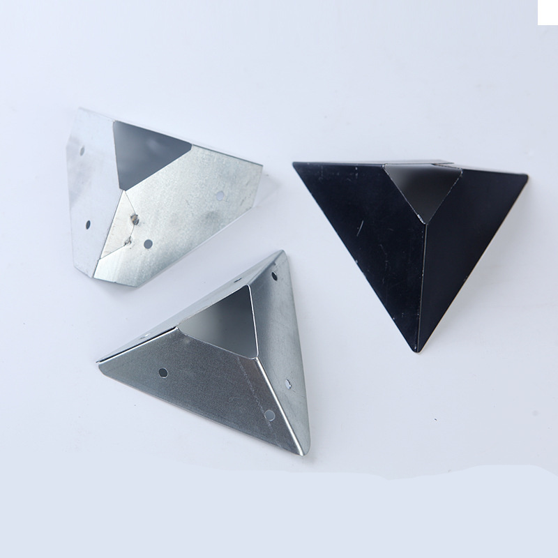 厂家直销木箱三角包角 菱形木箱铁包角 木箱包装箱三角形护角