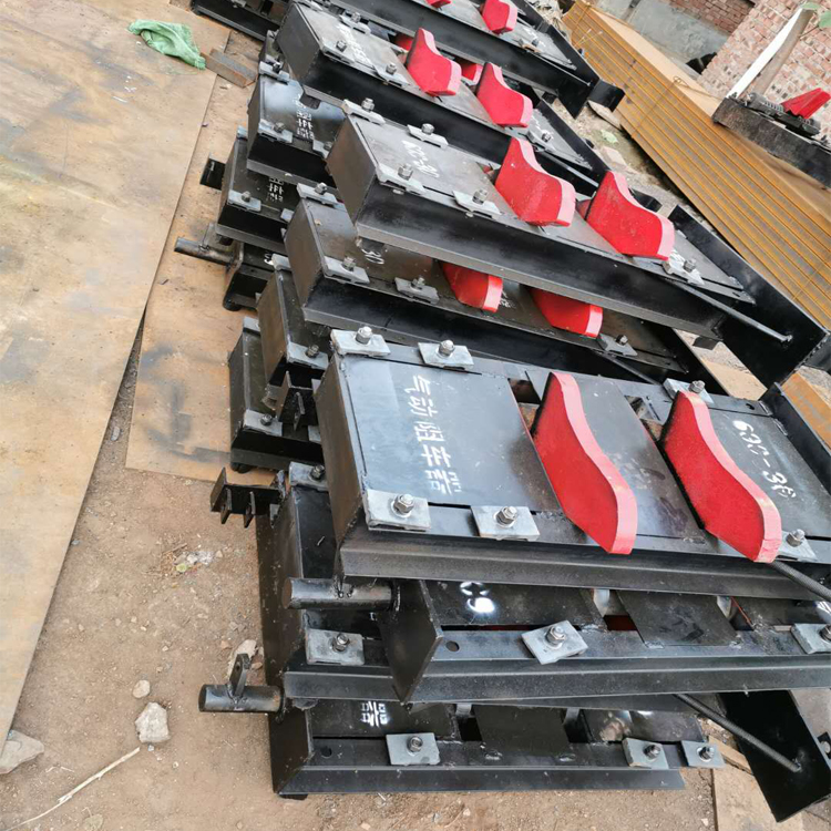 气动抱轨式阻车器矿用阻车器阻轮式阻车器安全防爆