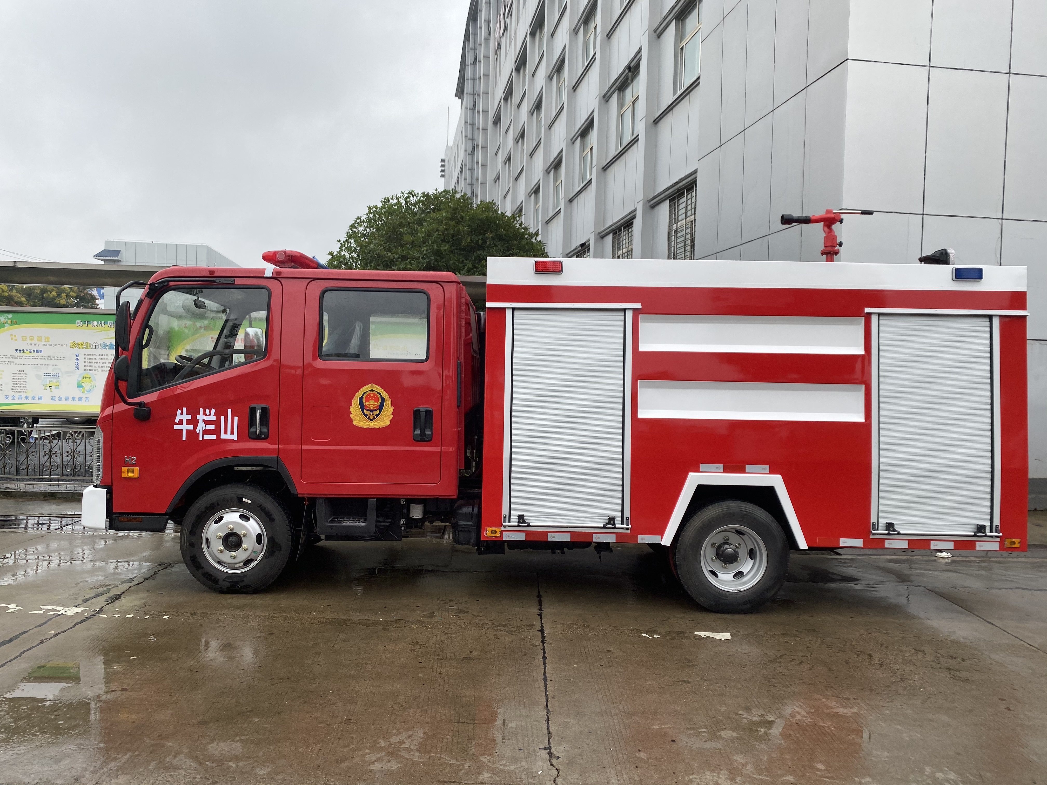 石臺縣2噸水罐消防車