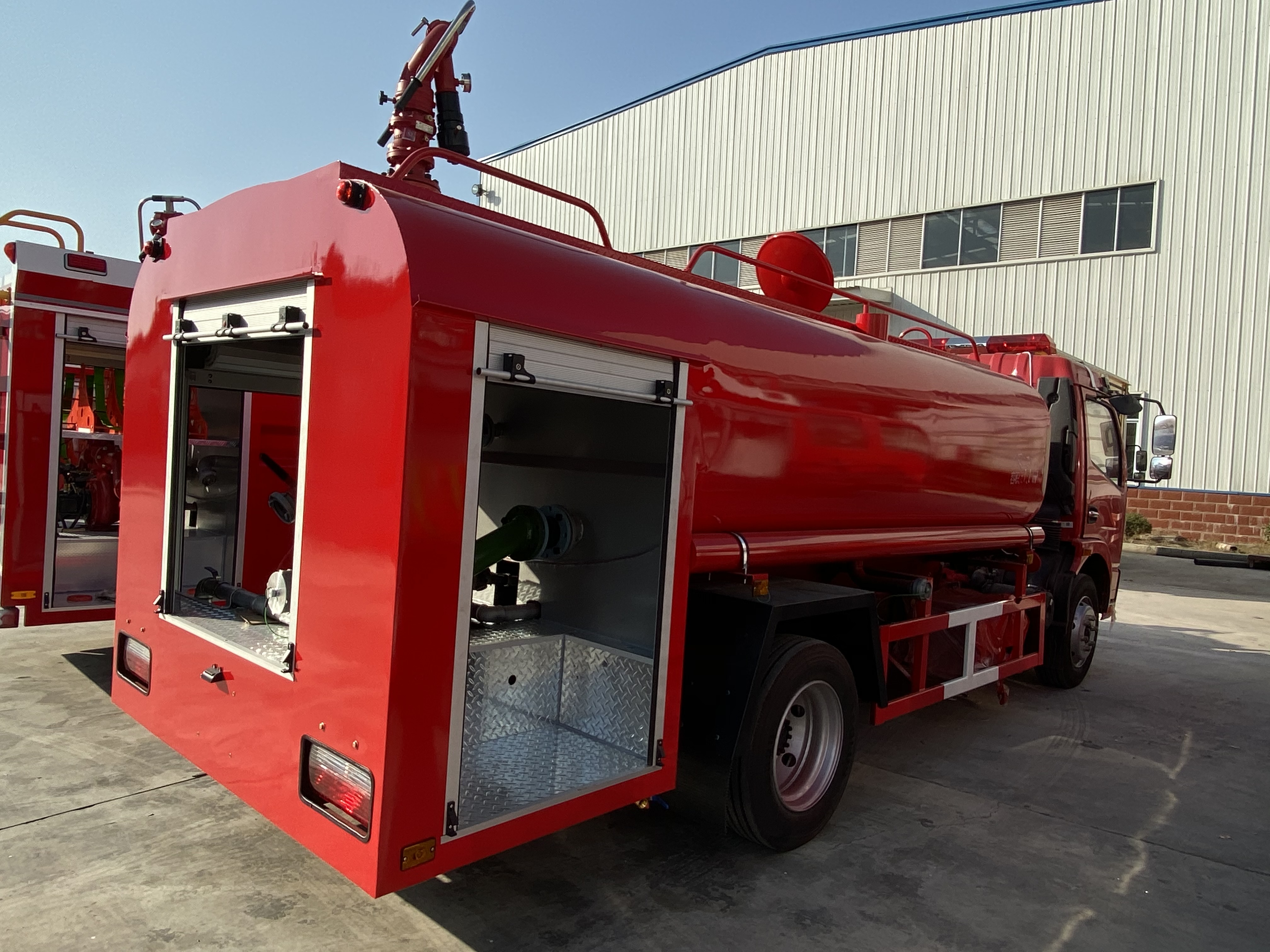 呼和浩特2吨水罐消防车