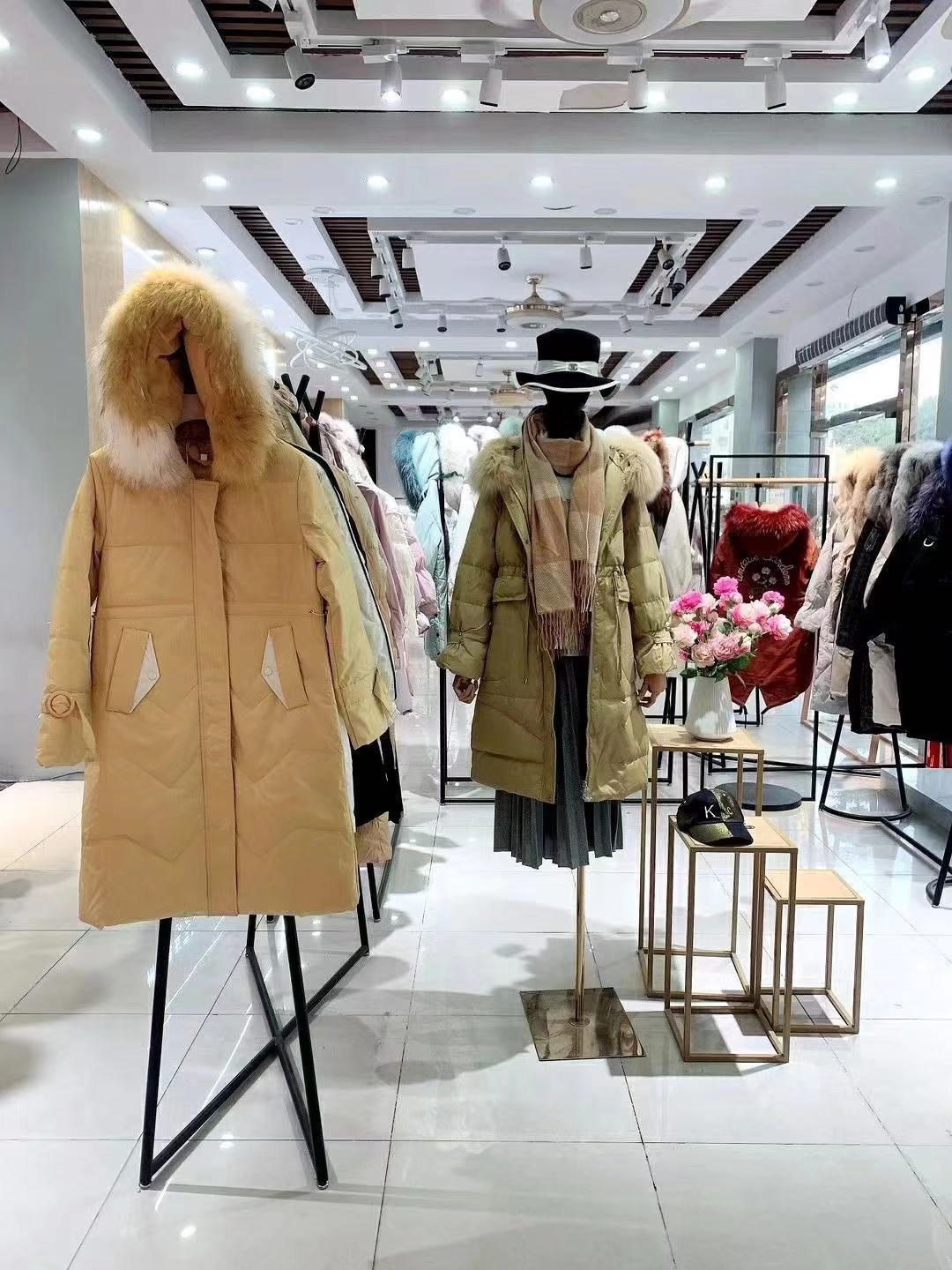 萱恩妮长款毛领羽绒 大山皮草毛领羽绒 品牌折扣女装尾货批发