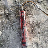 湖北咸宁开采矿石采石劈裂棒 液压静态裂石机 静态开采劈裂器